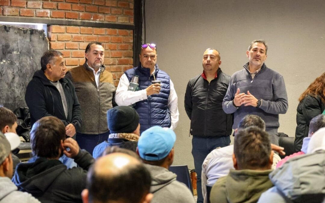 Capacitación en poda de arbolado urbano en Chilecito
